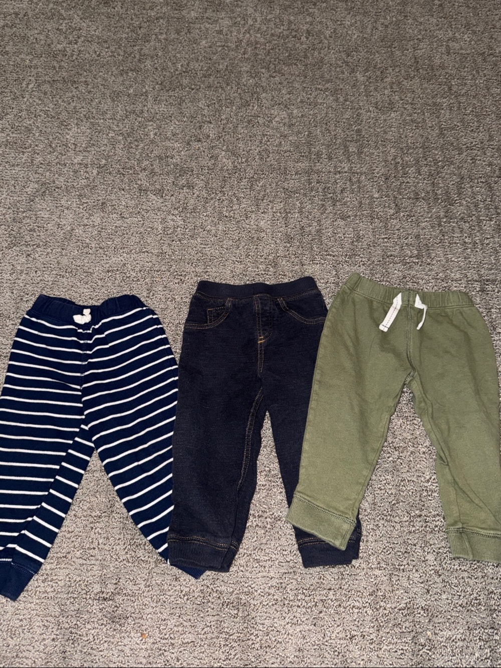 Carter's Navy Striped, Black, and Olive Green Jogger Set 18m 3 pair lot